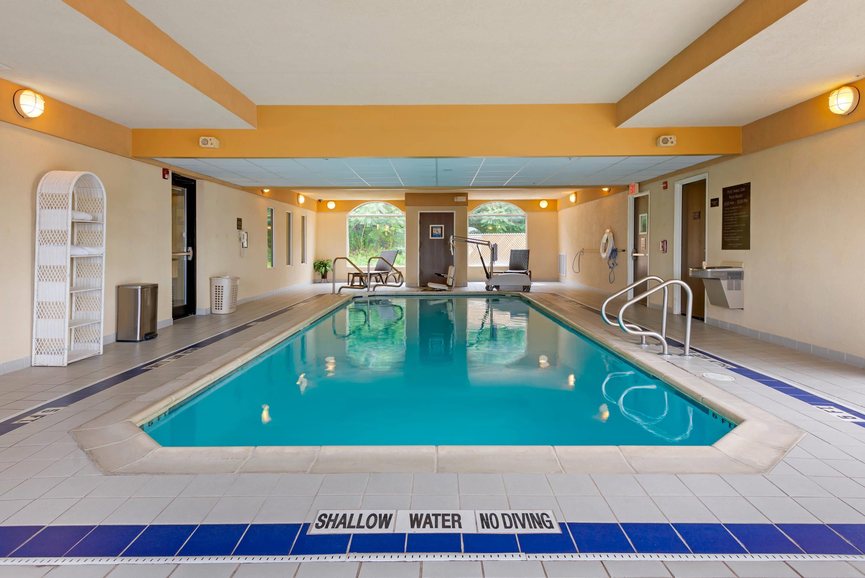Indoor pool | Comfort Inn & Suites Wilkes Barre - Arena