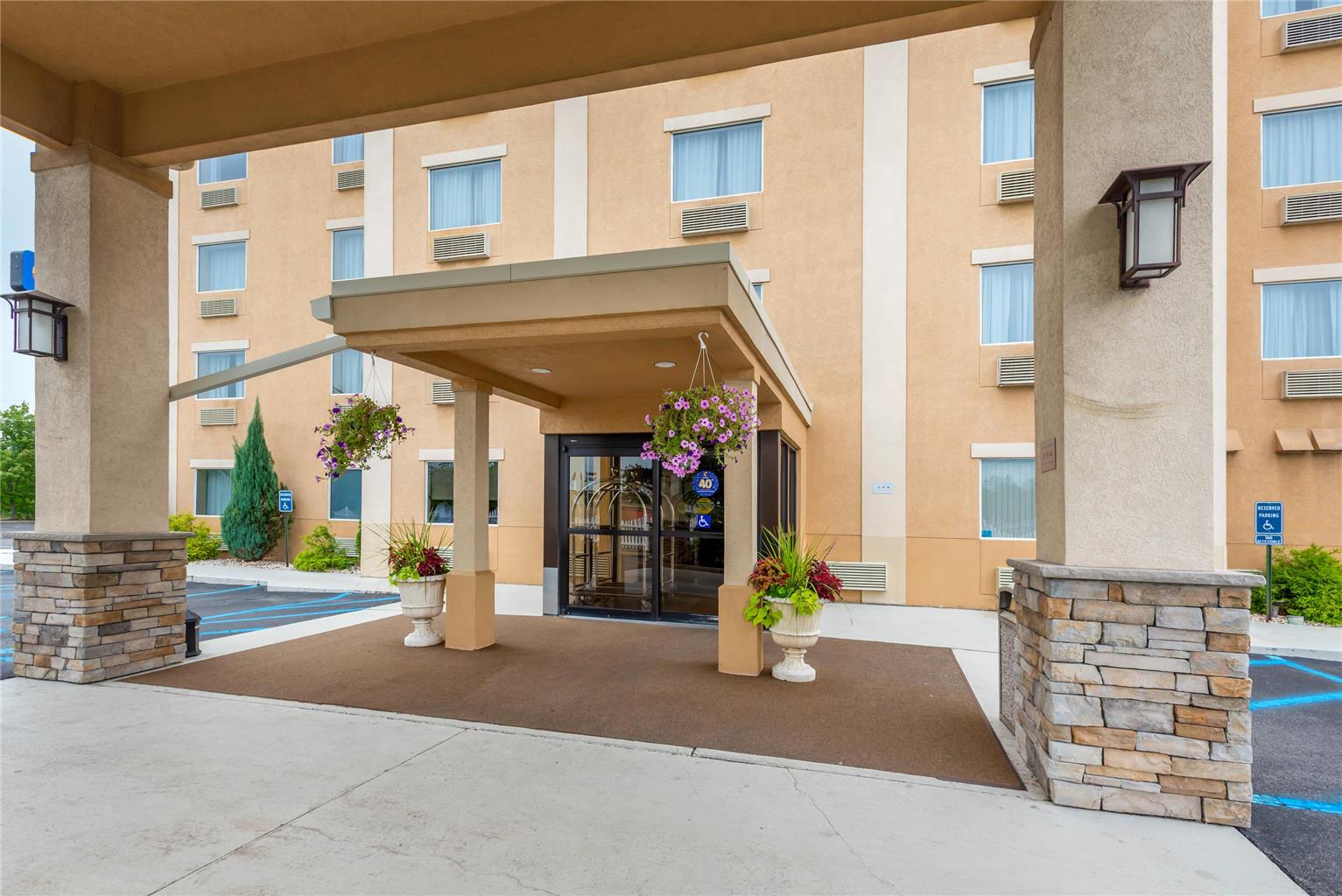 Comfort Inn & Suites Wilkes-Barre