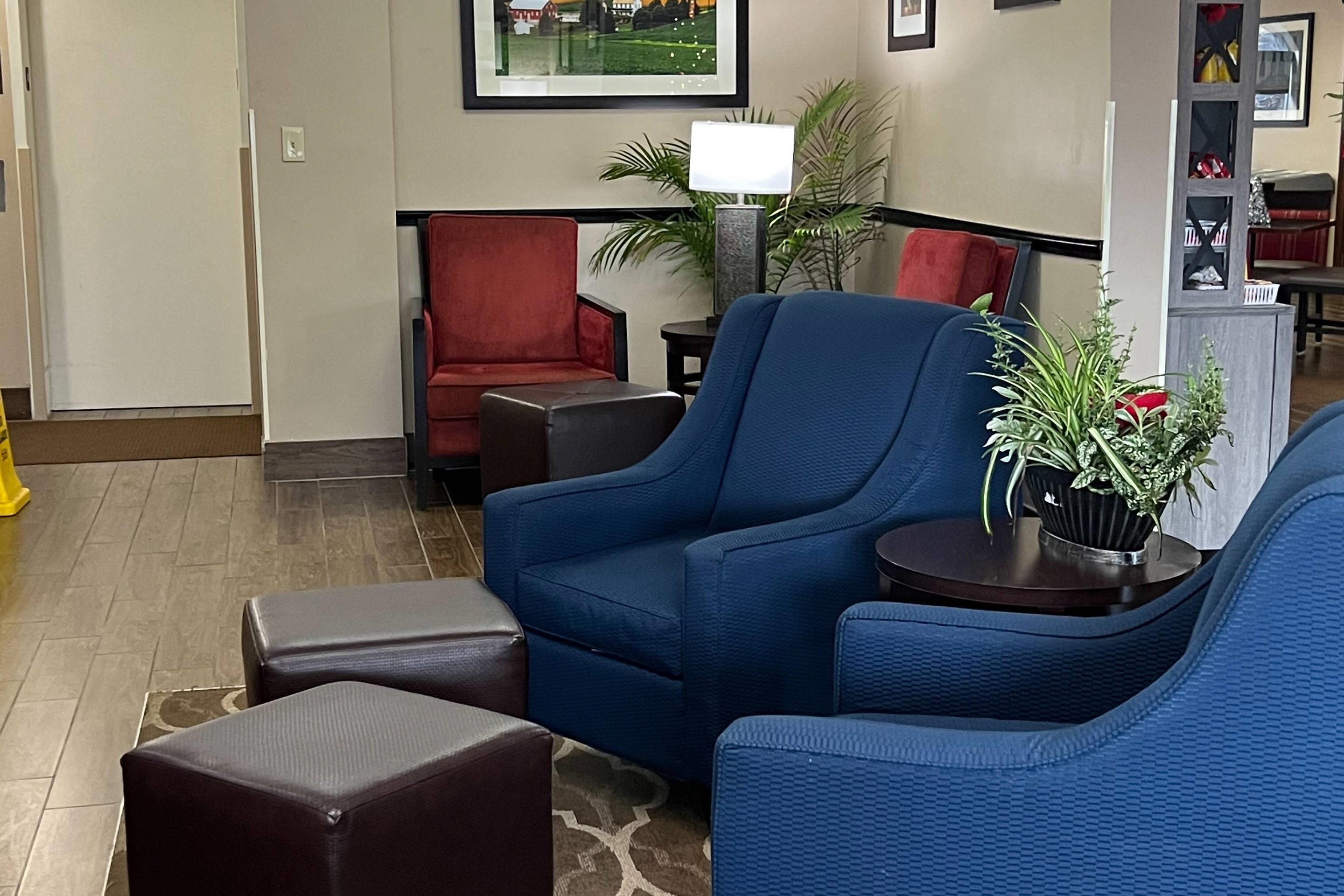 Hotel lobby | Comfort Inn & Suites Wilkes Barre - Arena