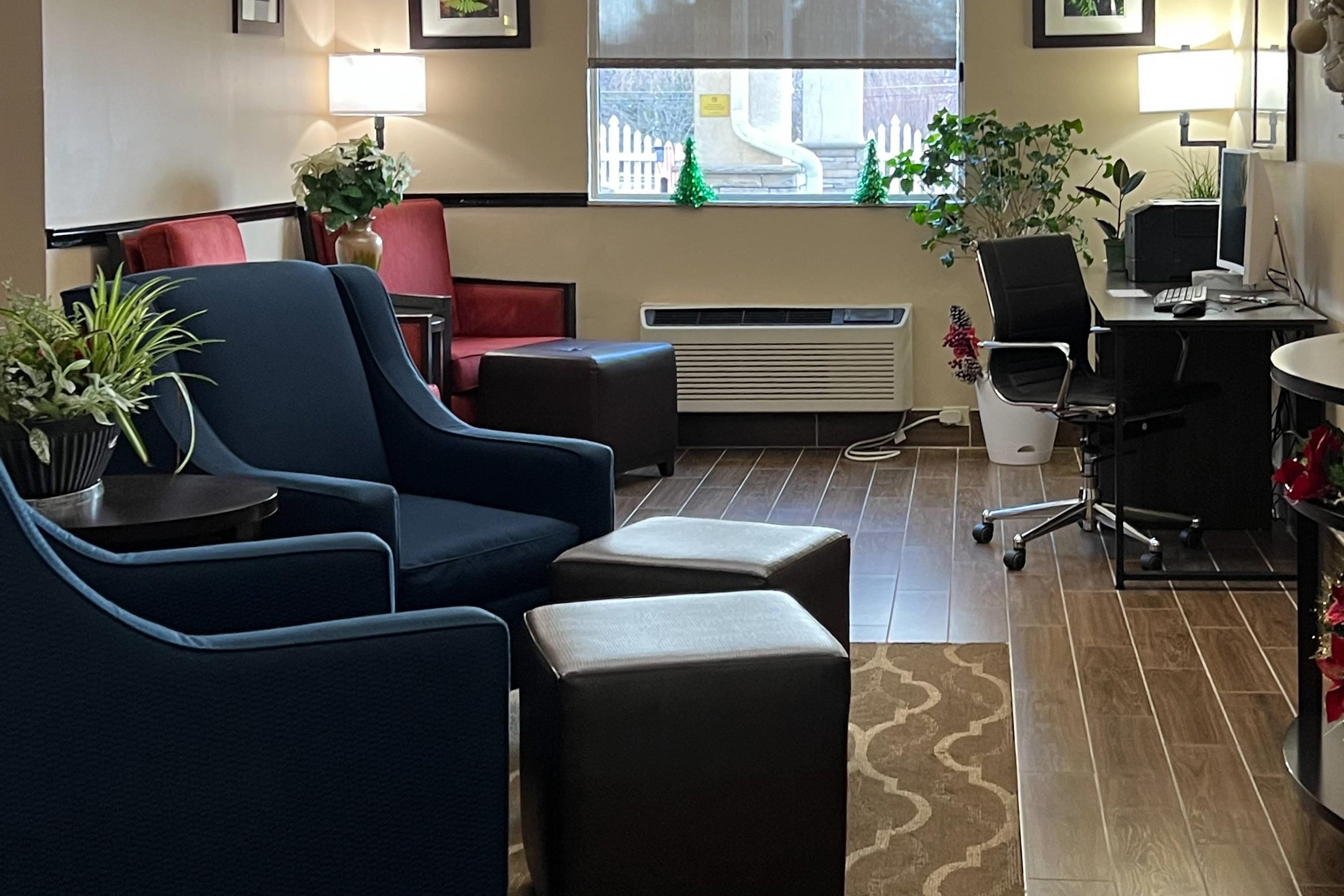 Hotel lobby | Comfort Inn & Suites Wilkes Barre - Arena