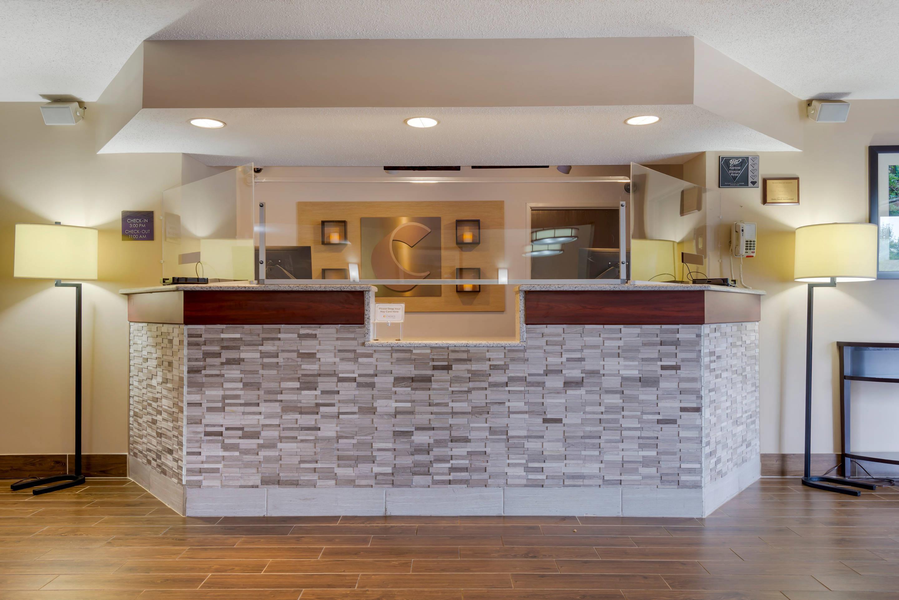 Front desk | Comfort Inn & Suites Wilkes Barre - Arena