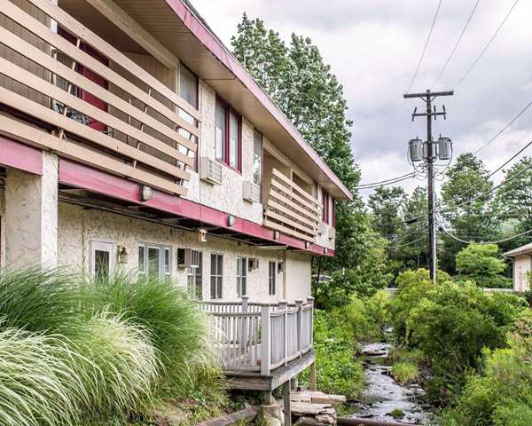 Exterior view - Econo Lodge Clarks Summit - I-81, Exit 194