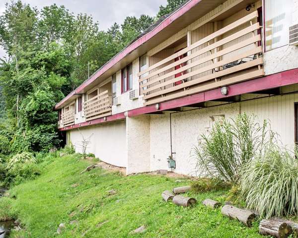 Exterior view - Econo Lodge Clarks Summit - I-81, Exit 194