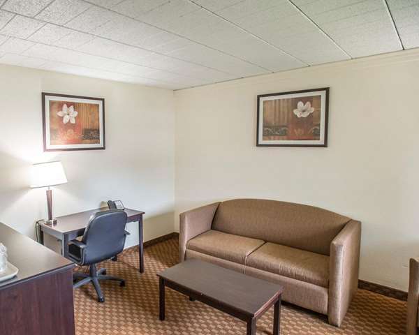 Suite - Econo Lodge Inn & Suites Shamokin Dam