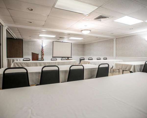  - Econo Lodge Inn & Suites Shamokin Dam