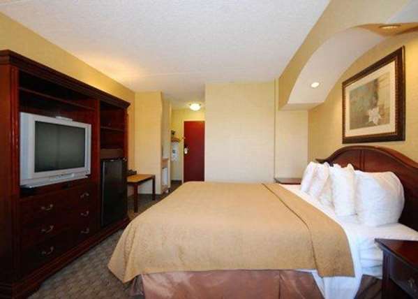  - Quality Inn & Suites Bensalem - I-276, Exit 351 & 352