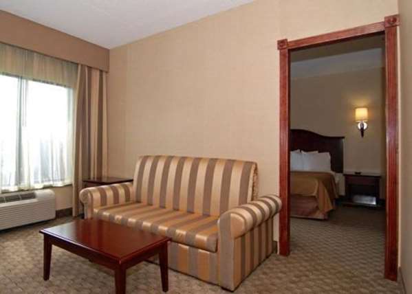 Suite - Quality Inn & Suites Bensalem - I-276, Exit 351 & 352