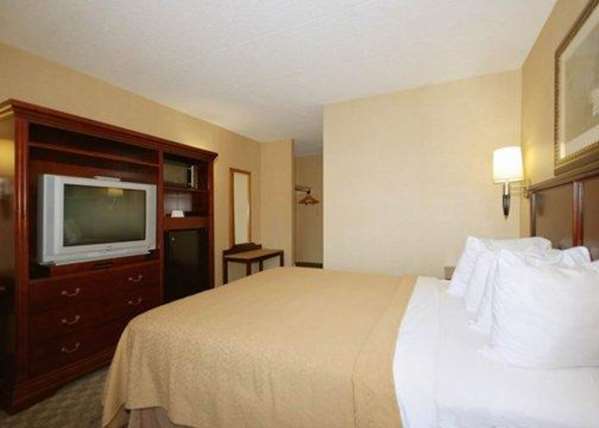  - Quality Inn & Suites Bensalem - I-276, Exit 351 & 352
