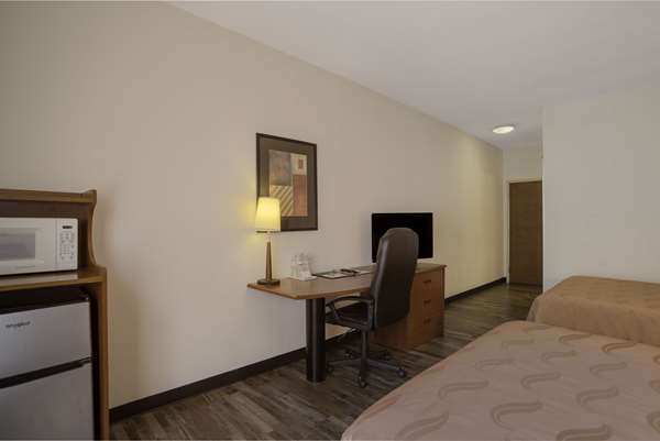  - Quality Inn & Suites Chambersburg - I-81, Exit 20