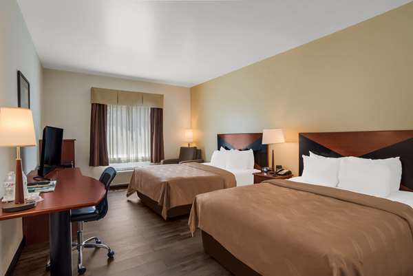  - Quality Inn & Suites Chambersburg - I-81, Exit 20