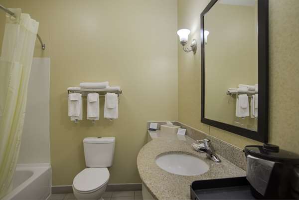  - Quality Inn & Suites Chambersburg - I-81, Exit 20