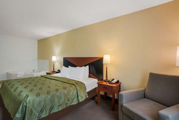  - Quality Inn & Suites Chambersburg - I-81, Exit 20