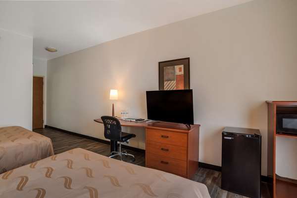  - Quality Inn & Suites Chambersburg - I-81, Exit 20