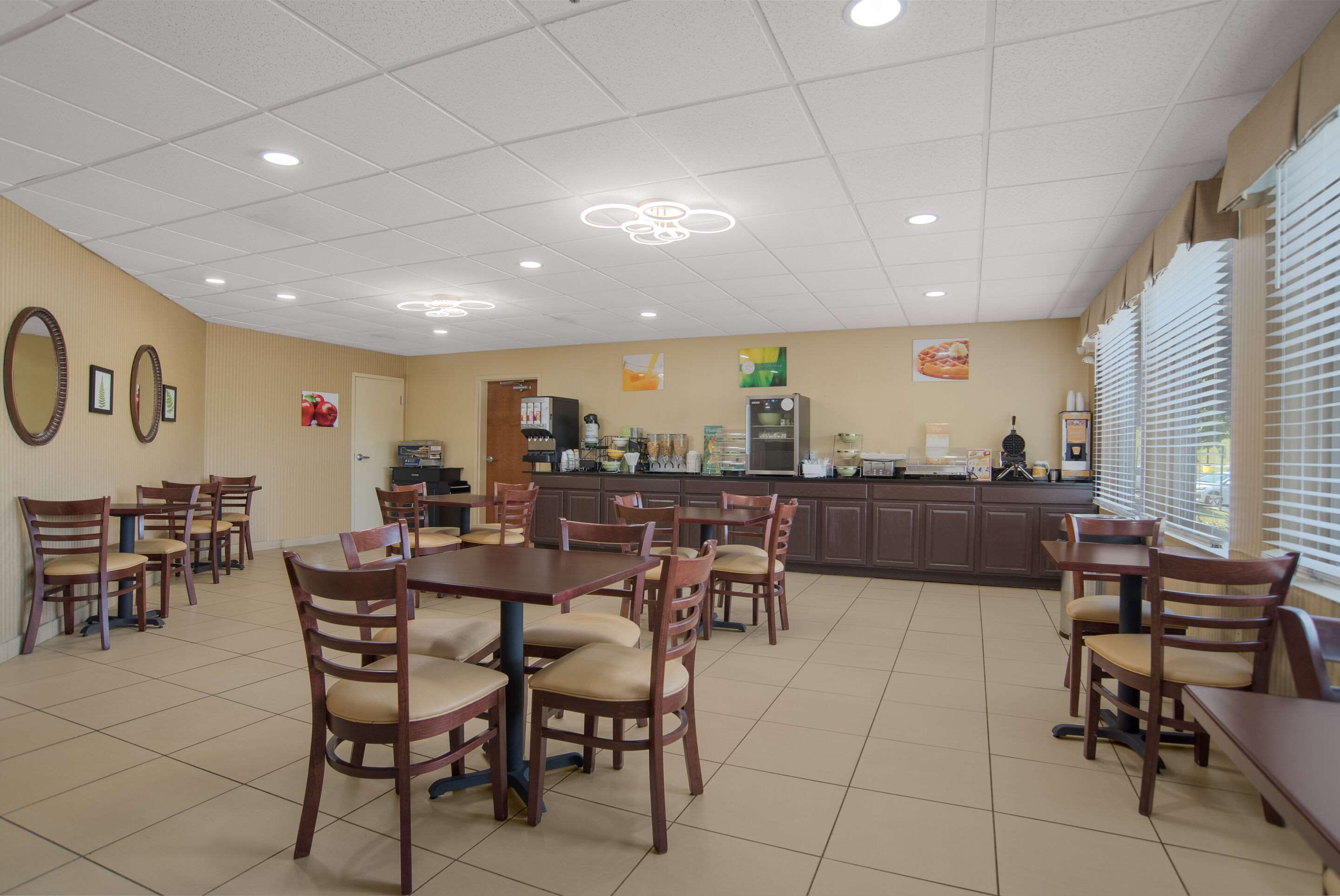 Enjoy breakfast in this seating area | Quality Inn & Suites Chambersburg