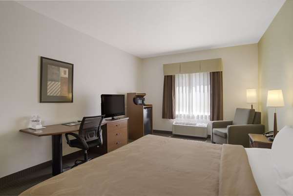  - Quality Inn & Suites Chambersburg - I-81, Exit 20
