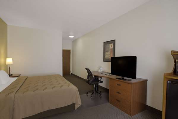  - Quality Inn & Suites Chambersburg - I-81, Exit 20