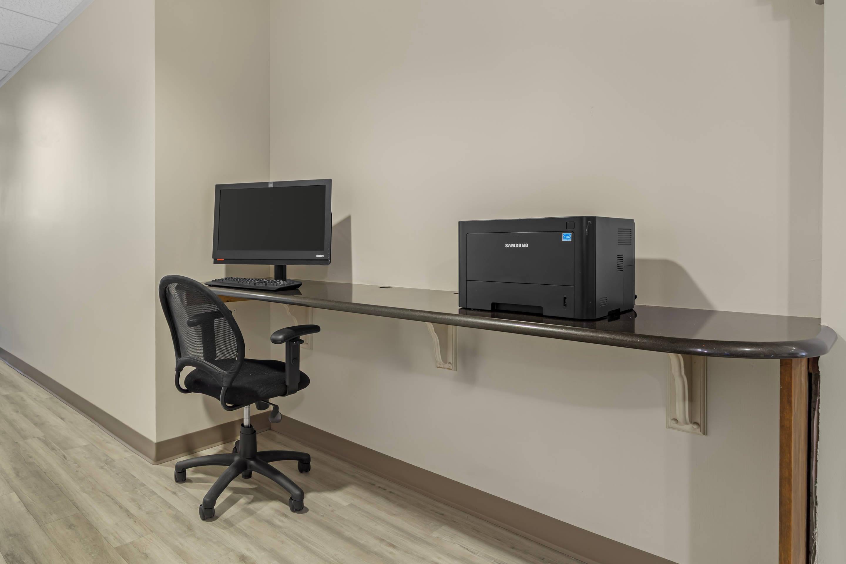Computer in the lobby | Comfort Suites