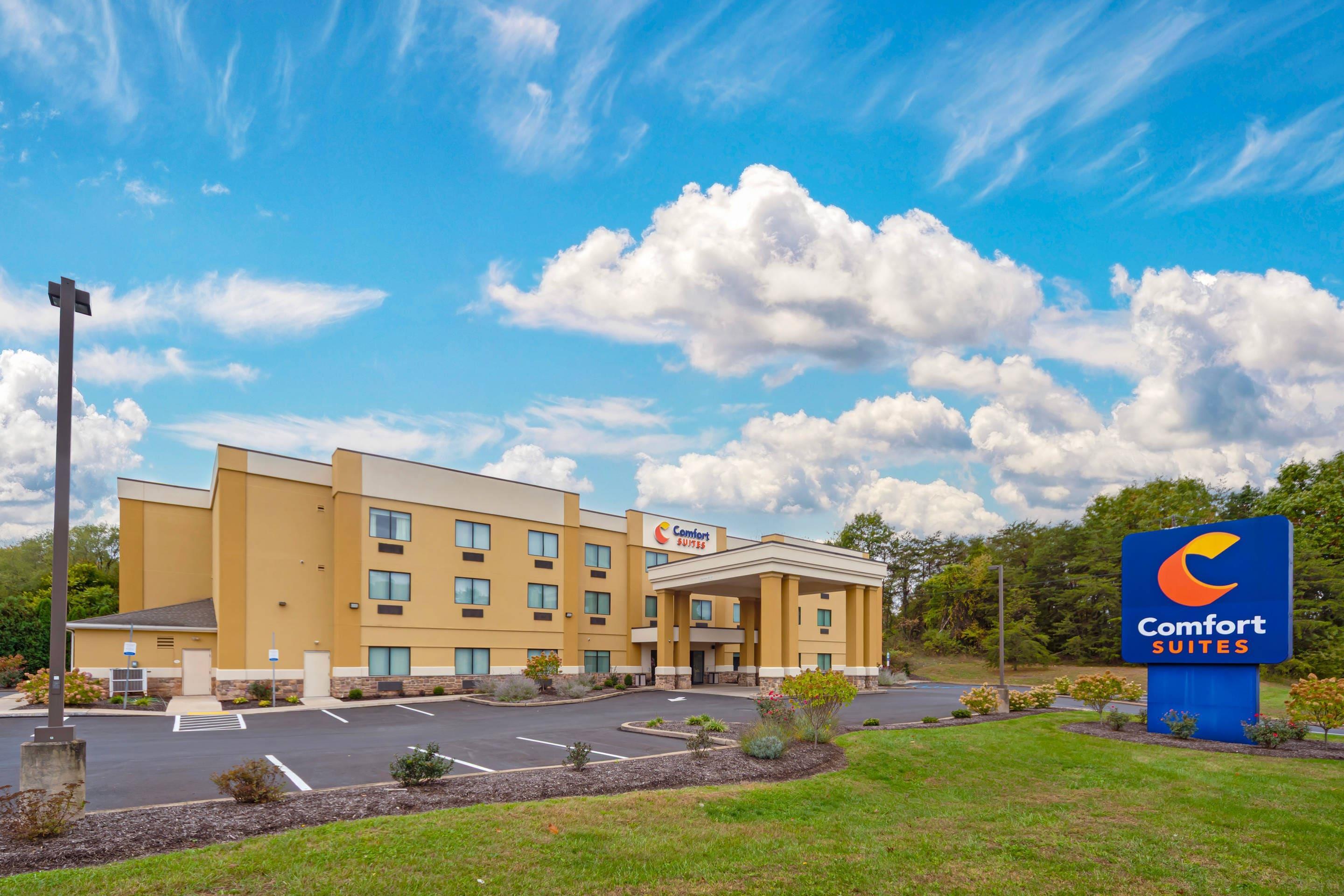 Hotel exterior | Comfort Suites