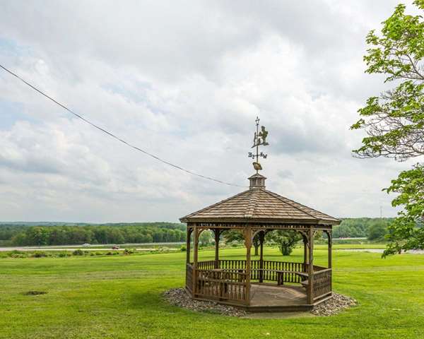  - Rodeway Inn Mercer - I-80, Exit 15