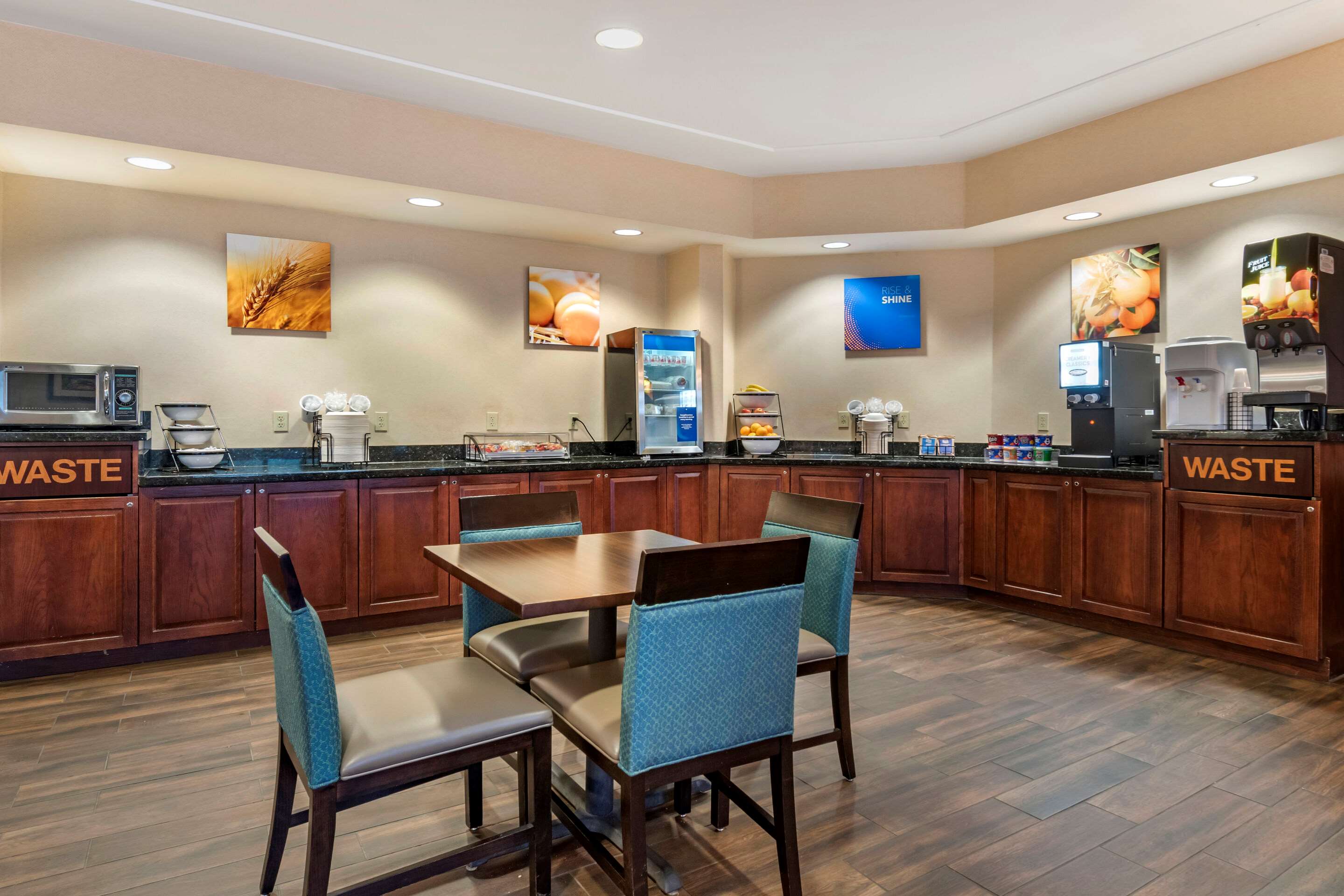 Breakfast area