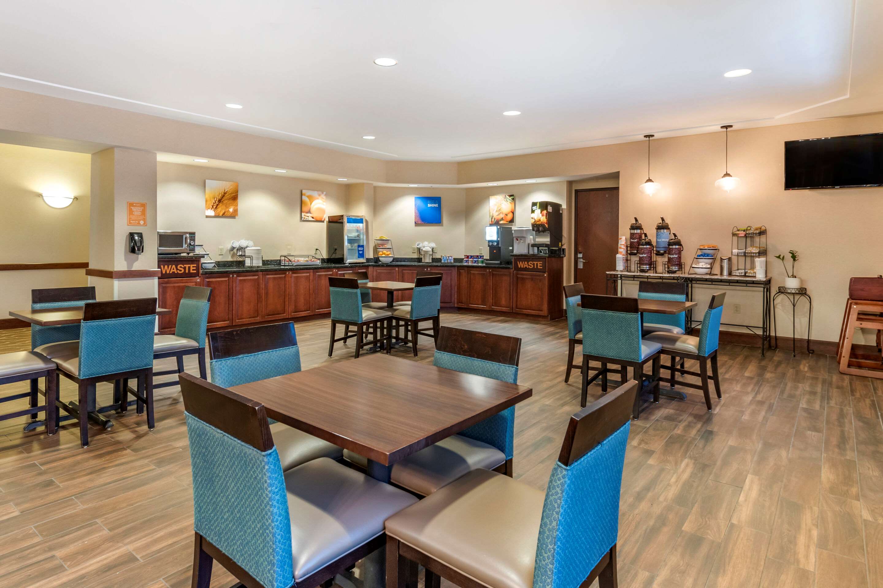 Breakfast area