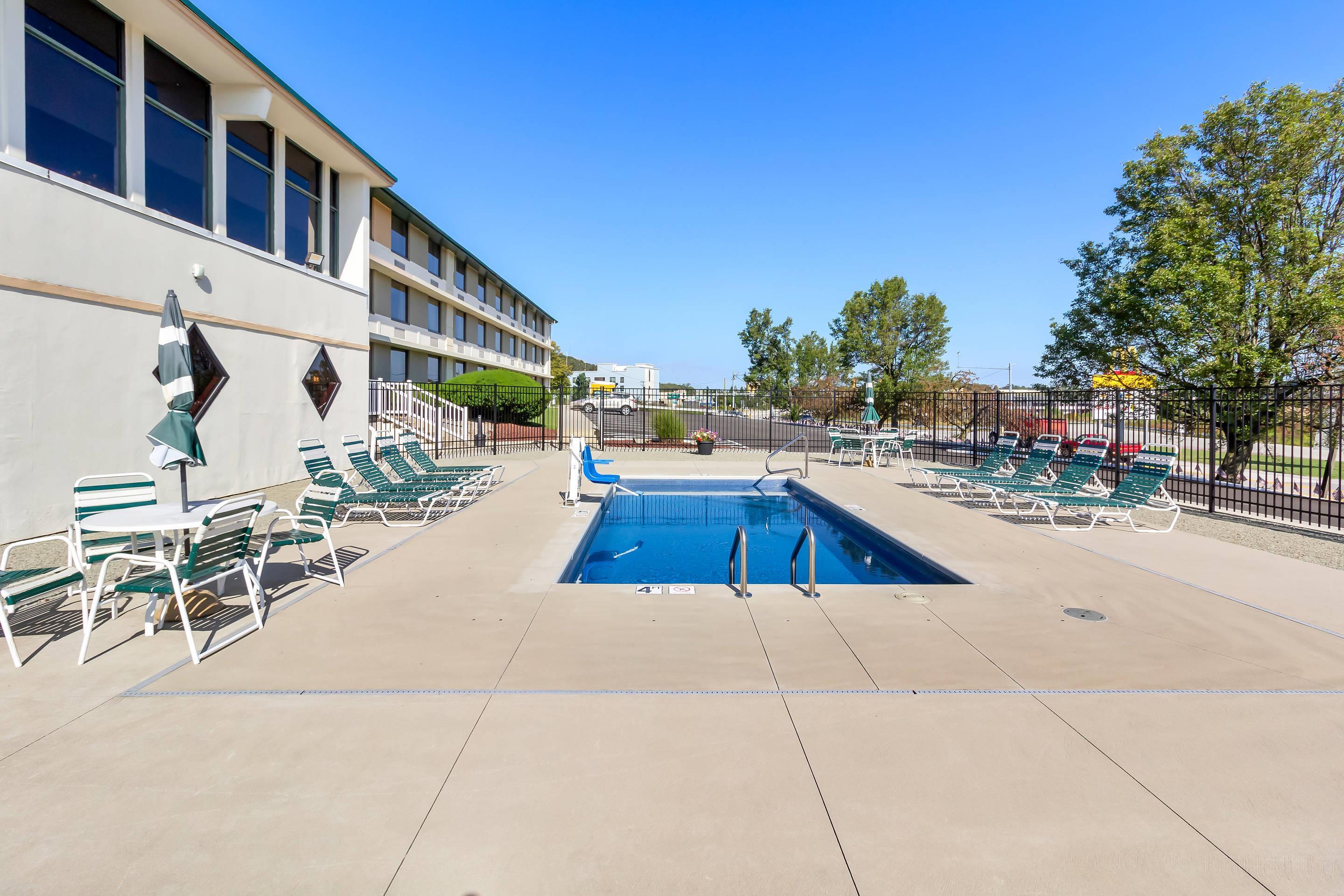 Outdoor pool | Comfort Inn