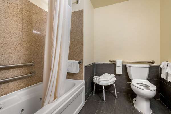  - MainStay Suites Grantville - I-81, Exit 80