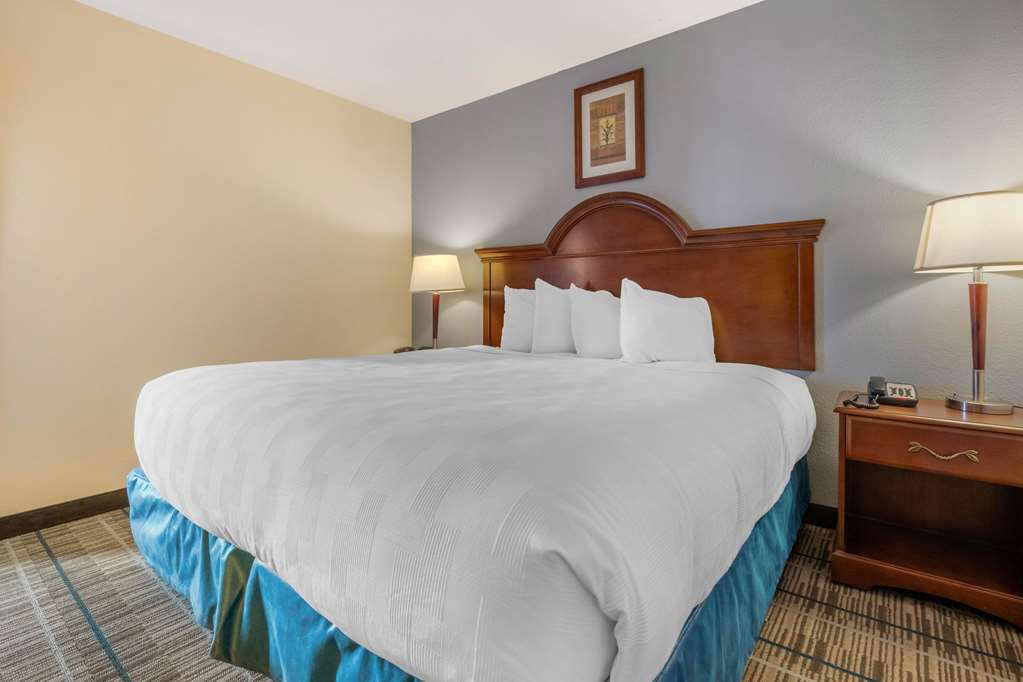 MAINSTAY SUITES GRANTVILLE - HERSHE-guestroom-Guest Room,Suite,On-Site.jpg