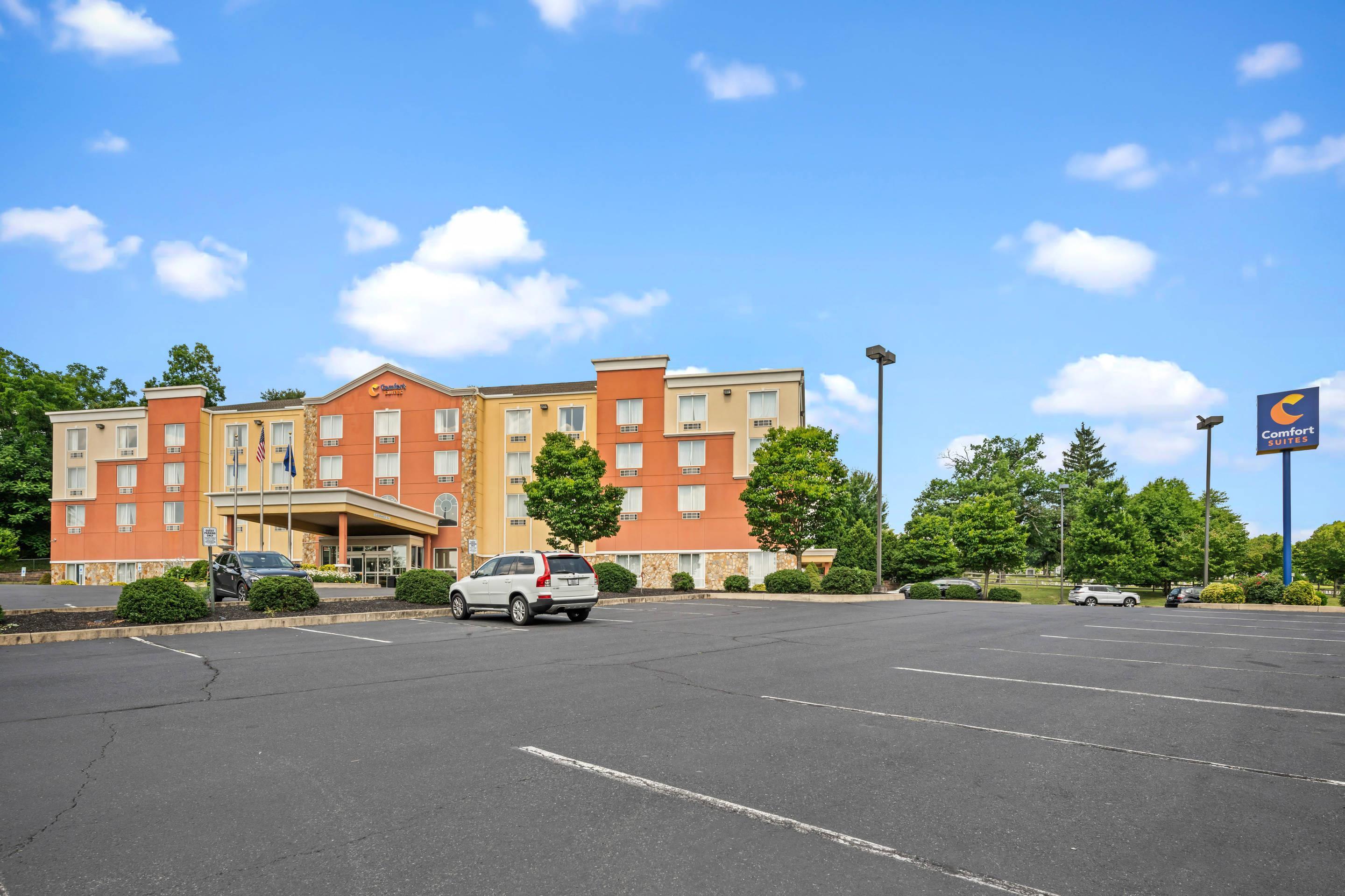 Hotel exterior | Comfort Suites Near Gettysburg Battlefield Visitor Center