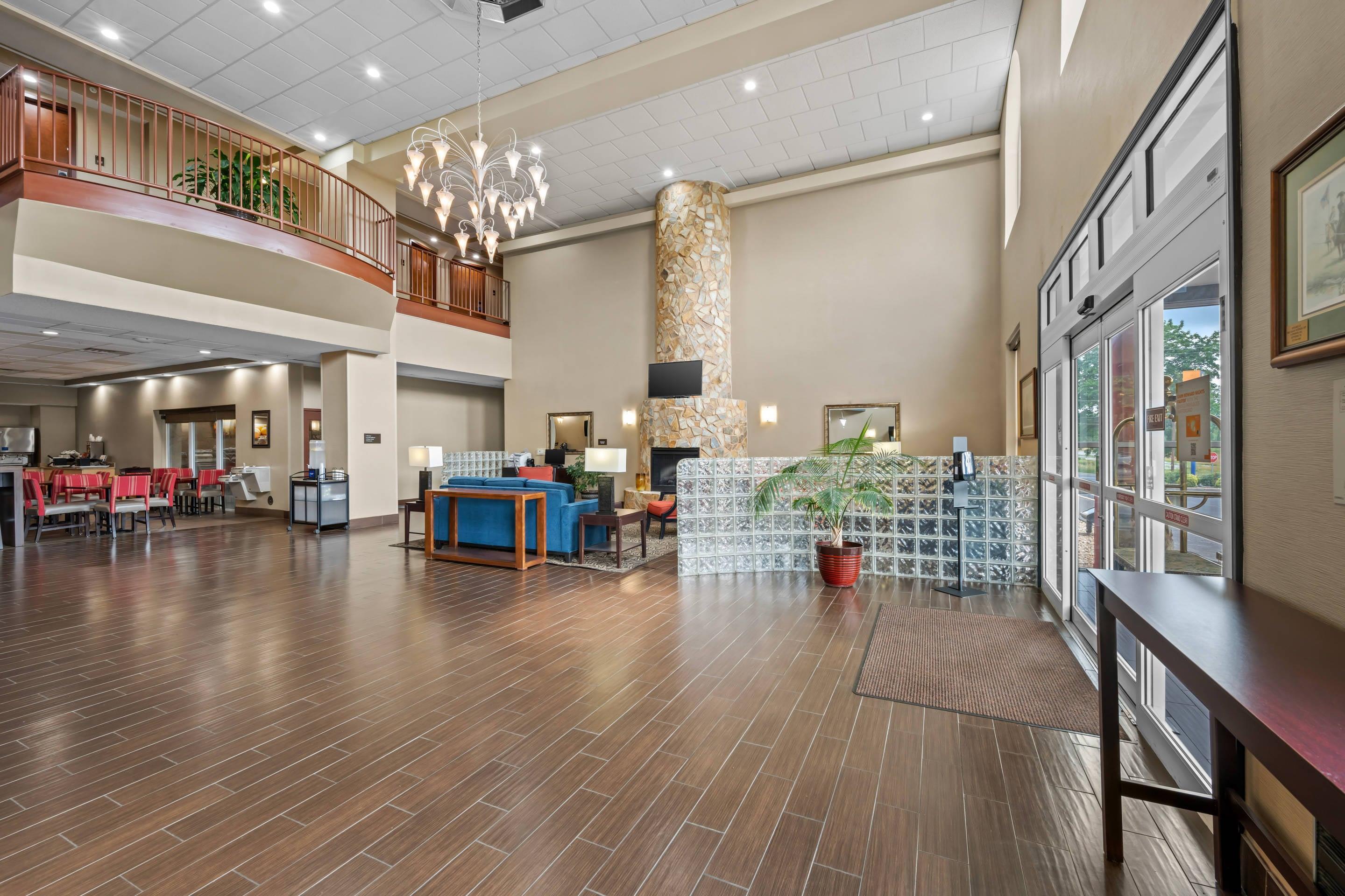 Hotel lobby | Comfort Suites Near Gettysburg Battlefield Visitor Center