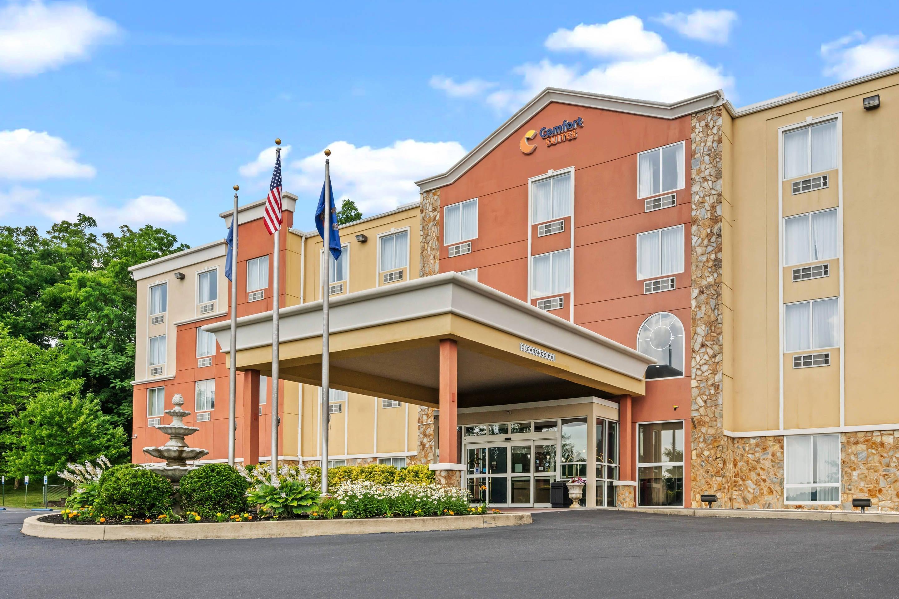 Hotel exterior | Comfort Suites Near Gettysburg Battlefield Visitor Center