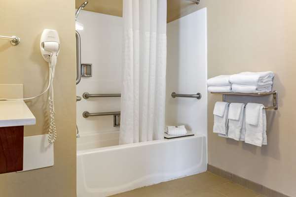  - Comfort Suites Amish Country Lancaster