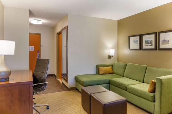 Suite - Comfort Suites Amish Country Lancaster