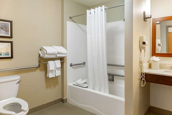  - Comfort Suites Amish Country Lancaster