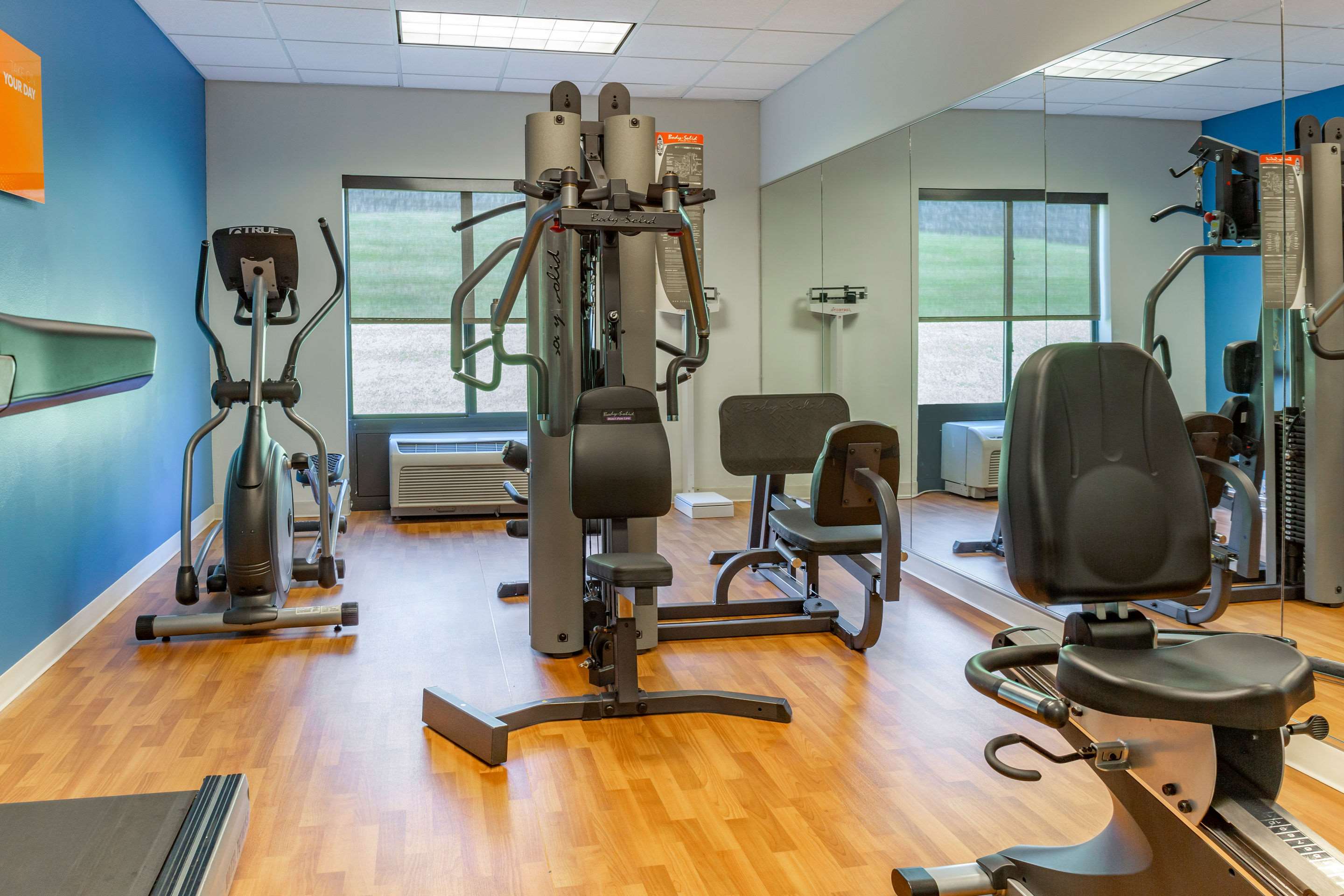 Fitness center | Comfort Suites Amish Country