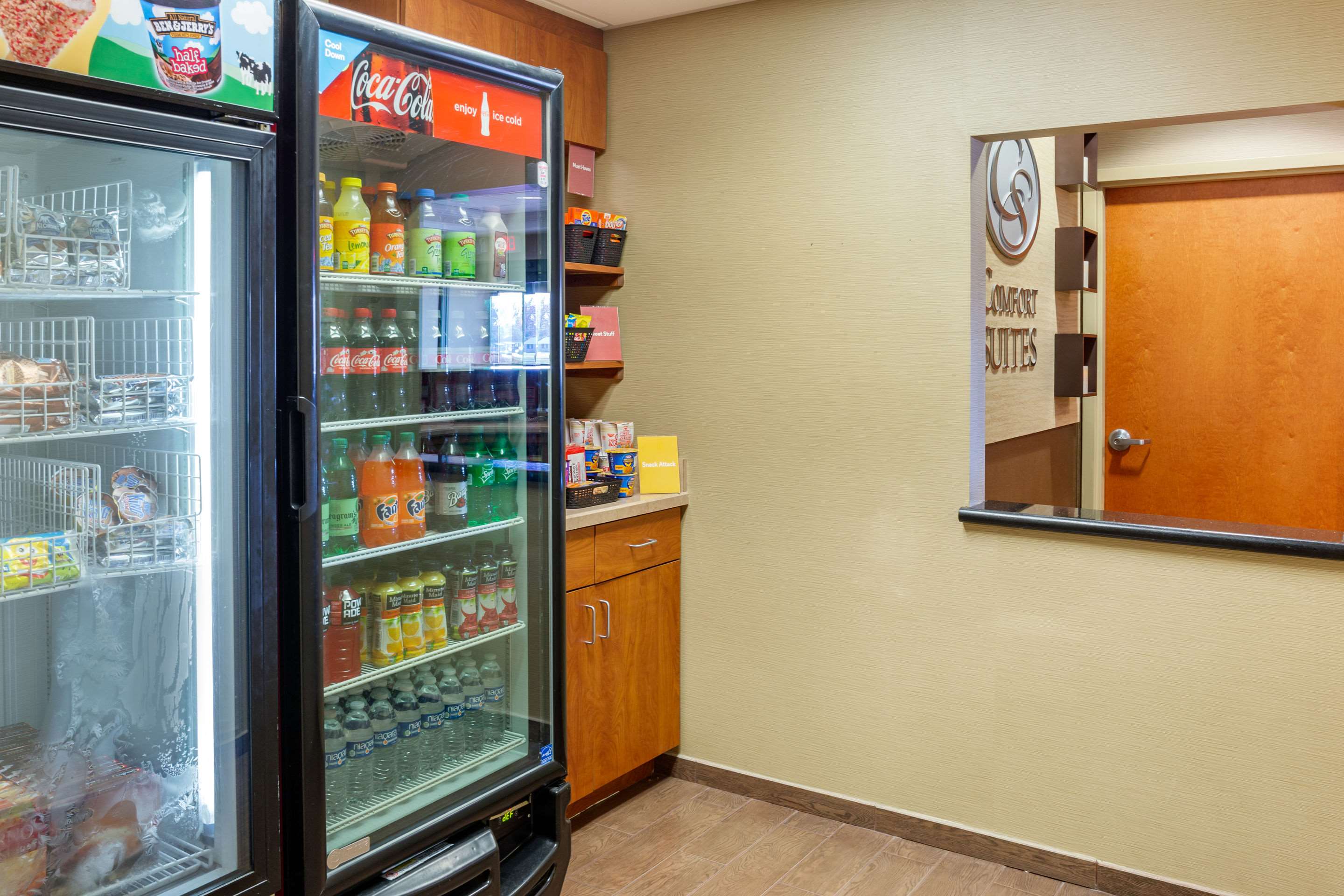 Hotel marketplace | Comfort Suites Amish Country