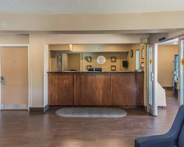 Pool - Comfort Inn Belle Vernon