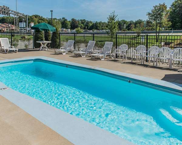 Pool - Comfort Inn Belle Vernon