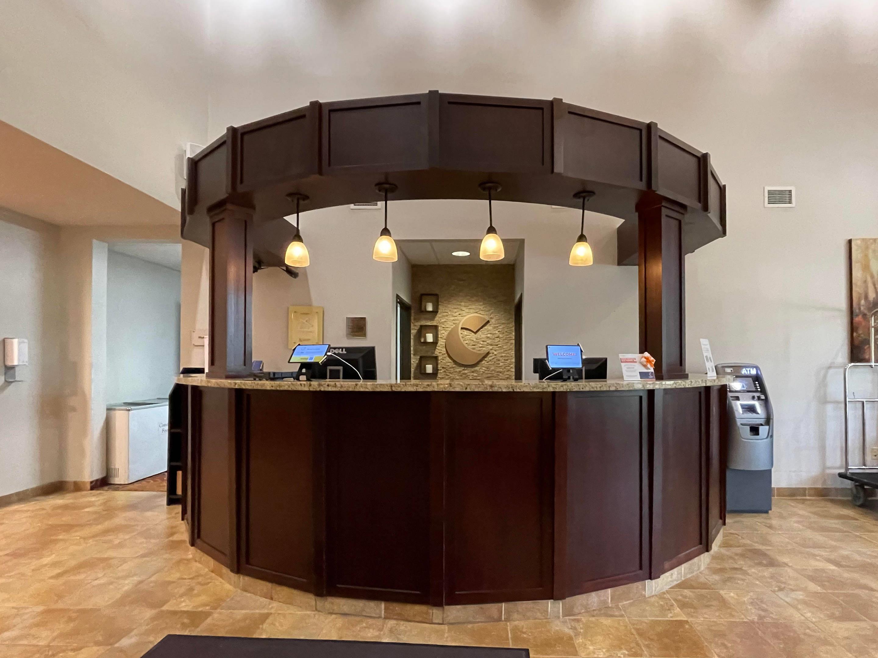 Front desk | Comfort Suites Altoona