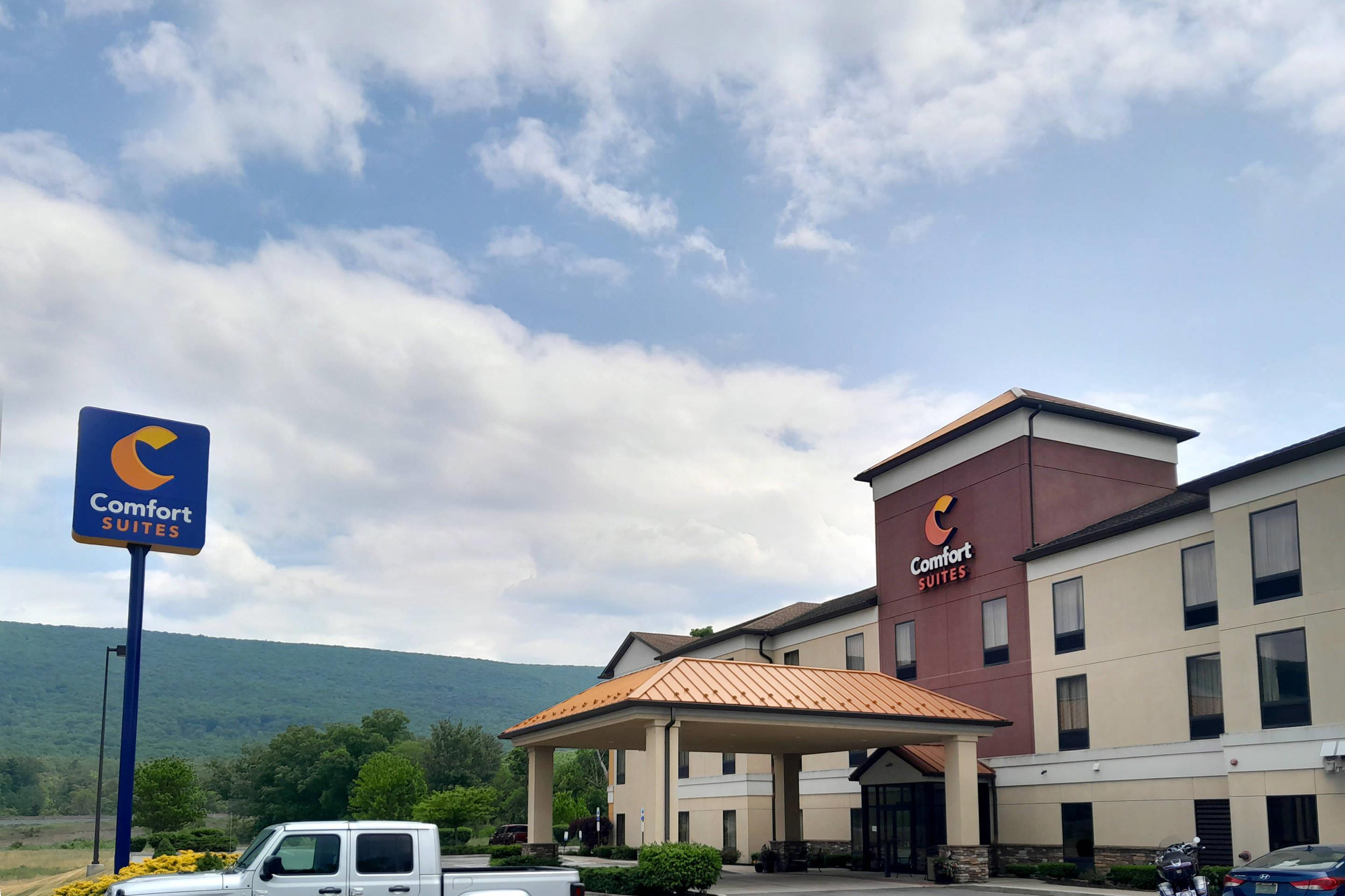 Hotel exterior | Comfort Suites Altoona