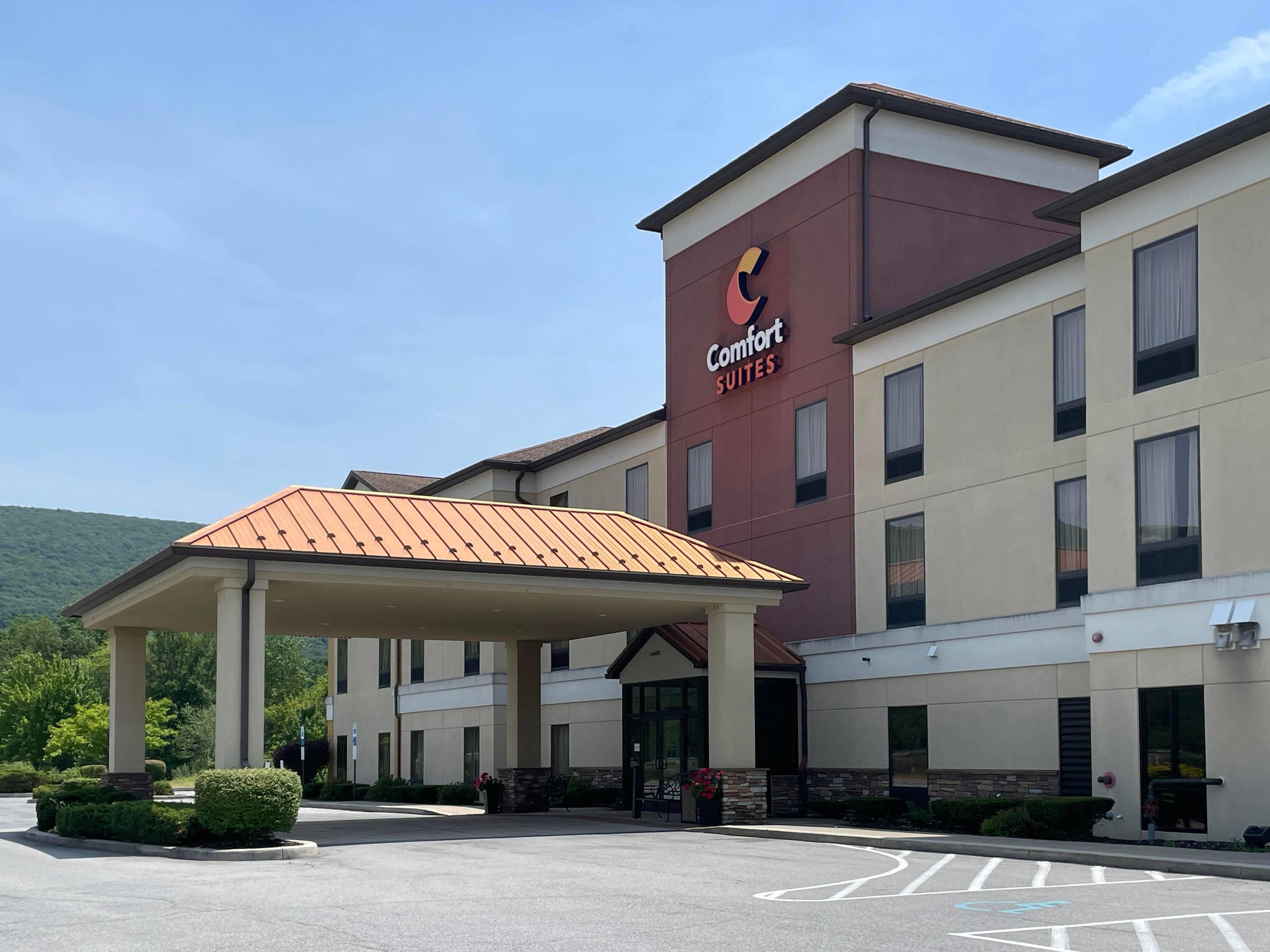 Hotel exterior | Comfort Suites Altoona