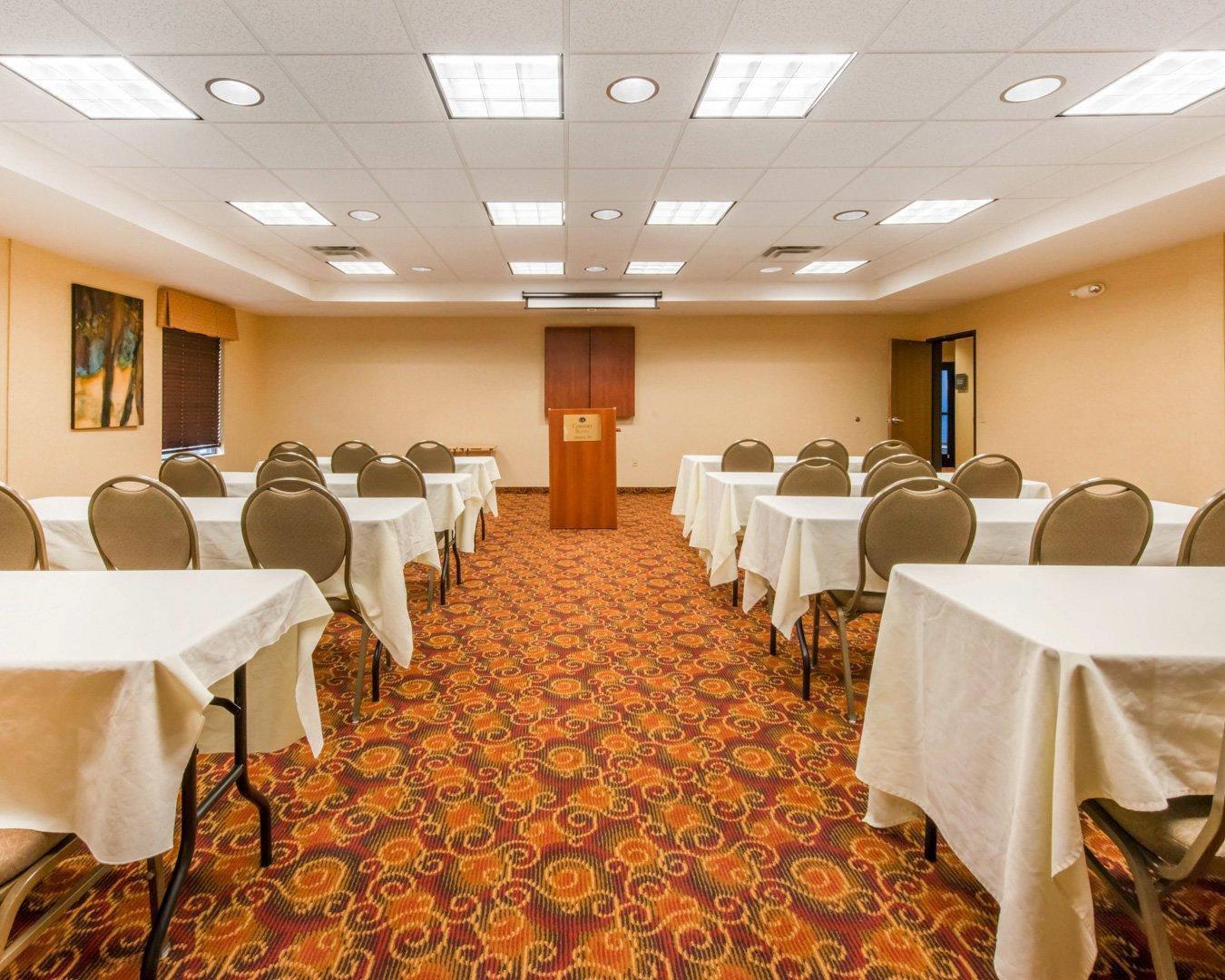 Meeting room with classroom-style setup | Comfort Suites Altoona