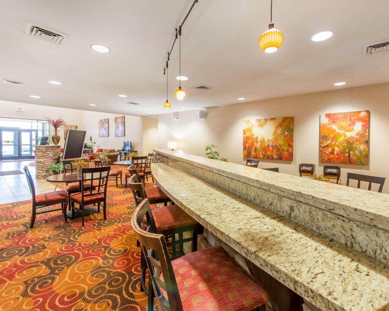 Breakfast room | Comfort Suites Altoona