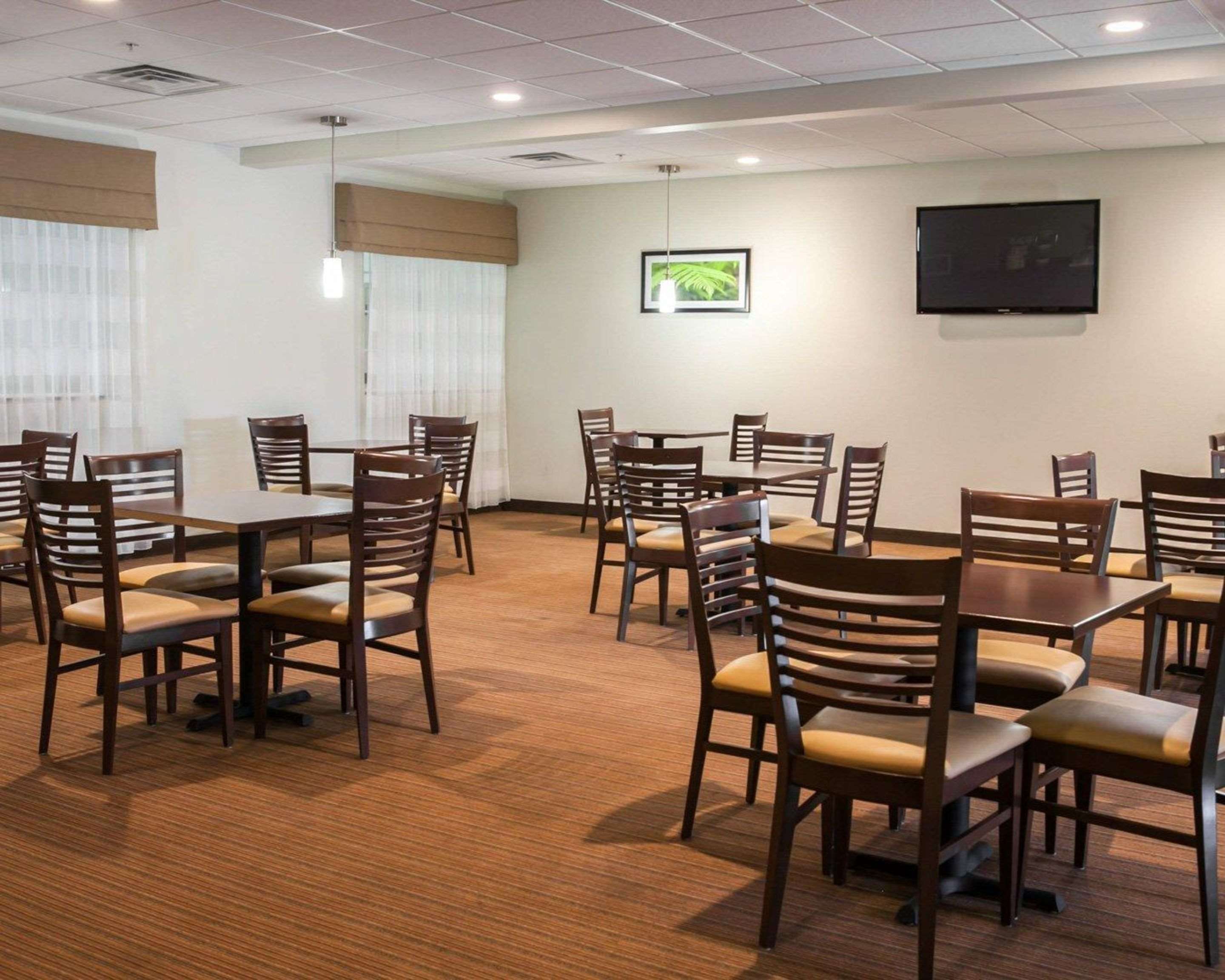 Spacious breakfast area | Sleep Inn & Suites Harrisburg - Hershey North