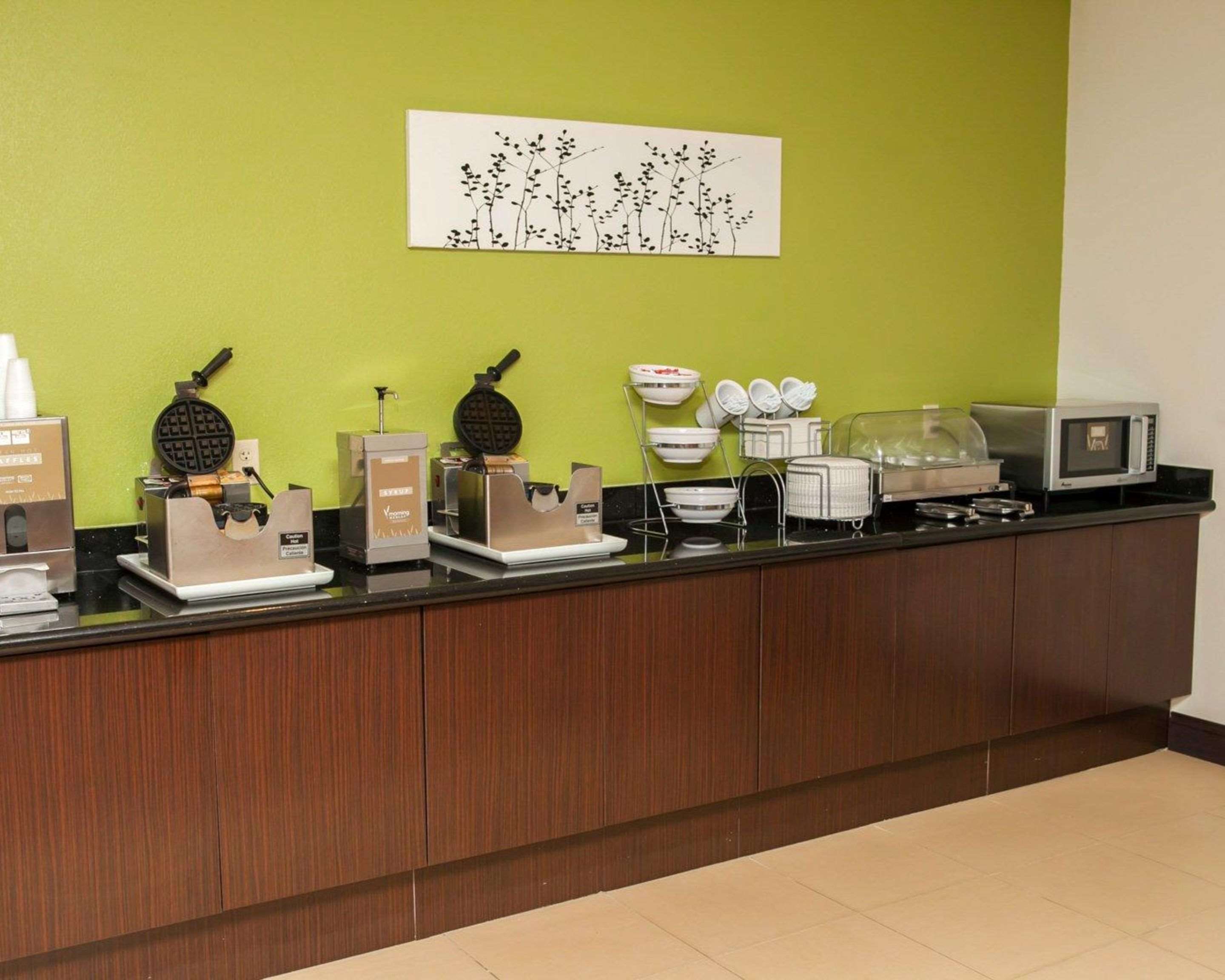 Breakfast counter | Sleep Inn & Suites Harrisburg - Hershey North