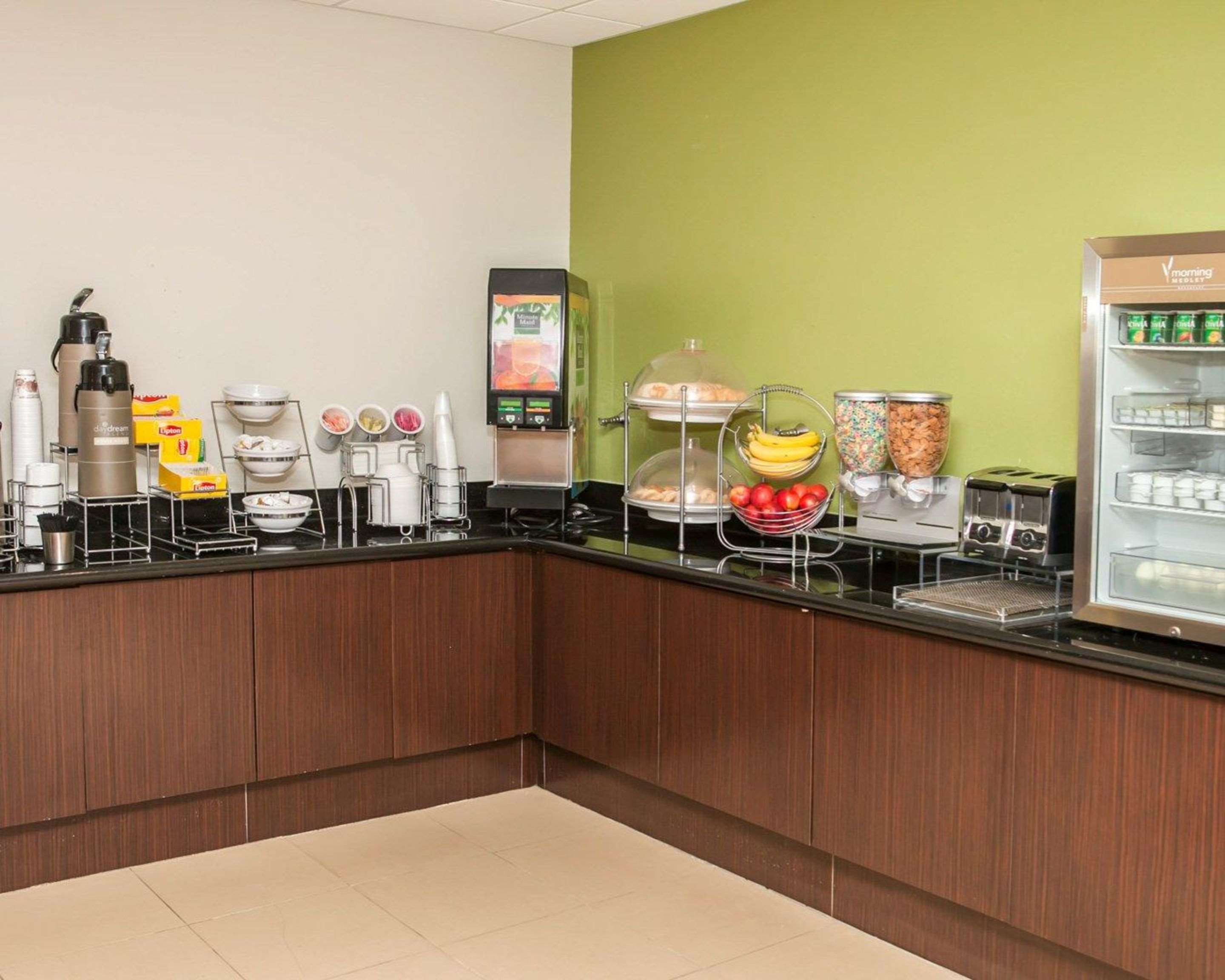 Free breakfast | Sleep Inn & Suites Harrisburg - Hershey North