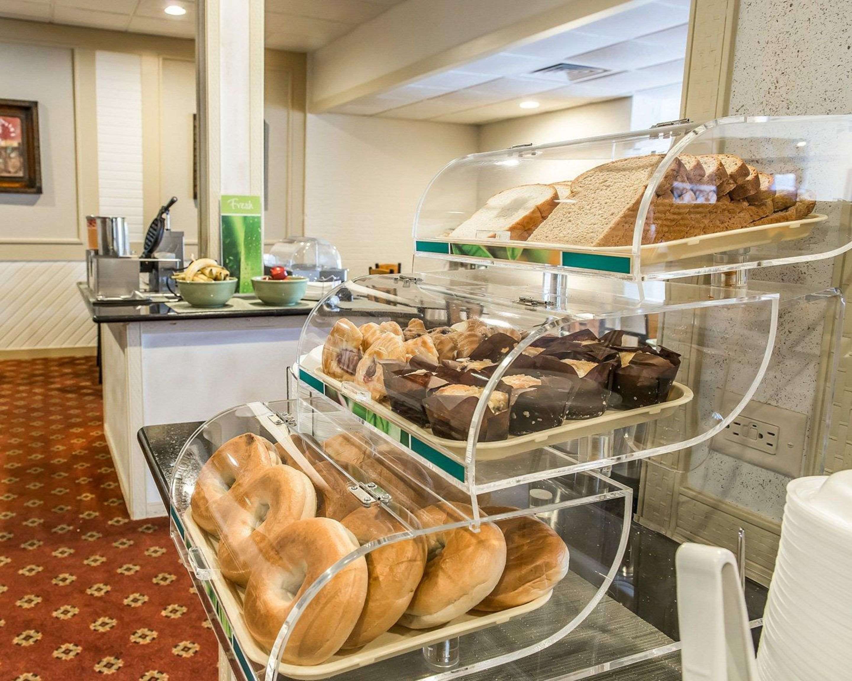 Free deluxe continental breakfast