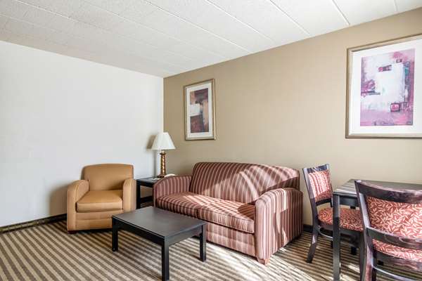Suite - Quality Inn & Suites Indiana