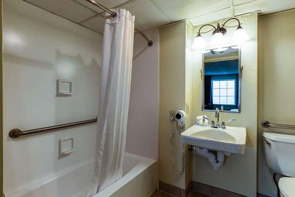  - Quality Inn & Suites West Chester