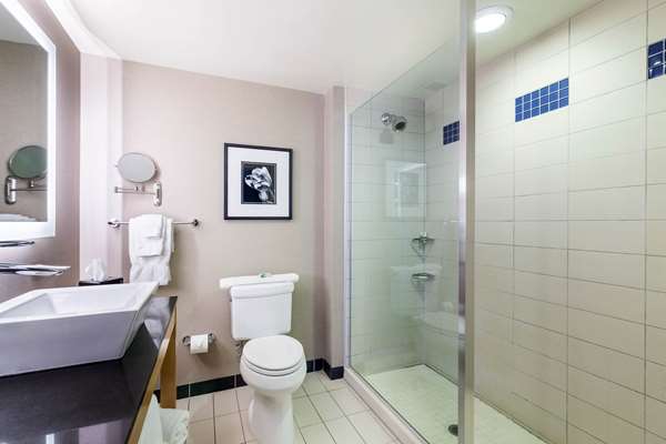 Suite - Cambria Hotel Downtown Pittsburgh